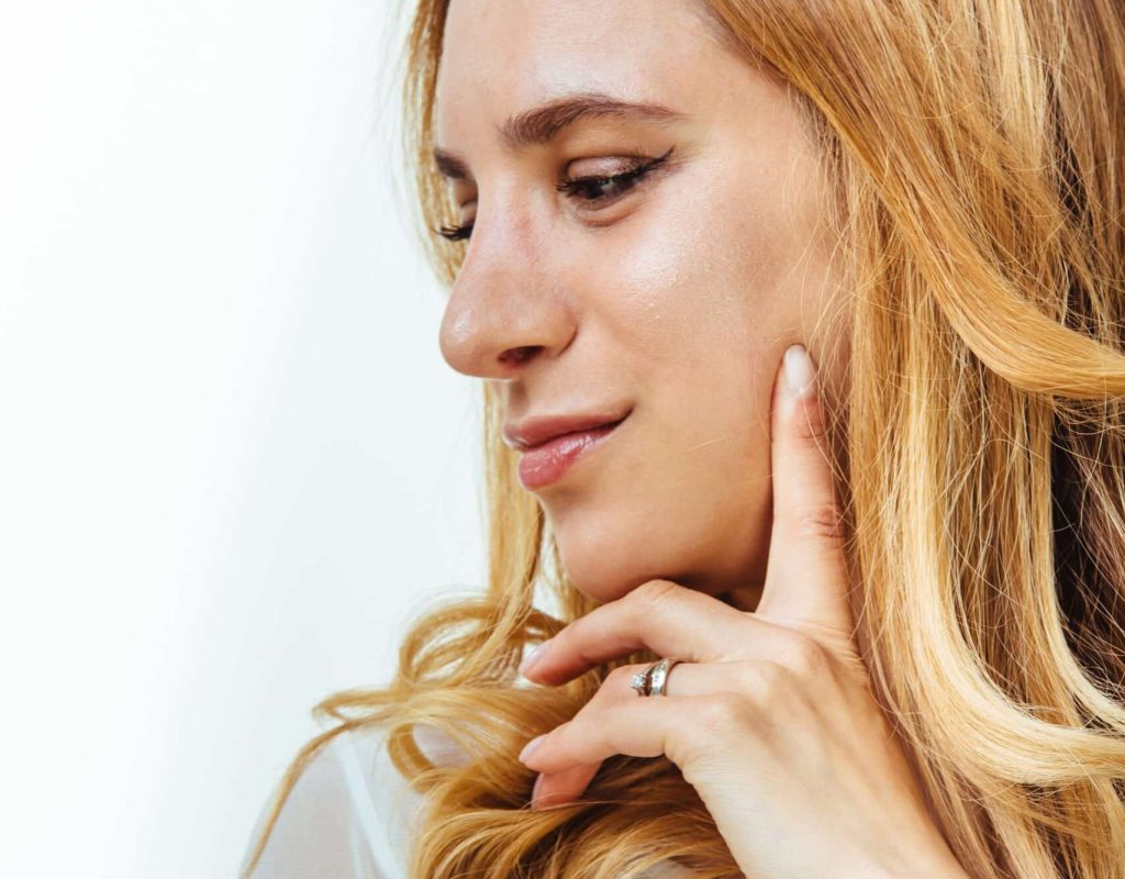 joga-obraza-podbradek-patricijacv-pomaljevanje-obraza-obrazna-vadba